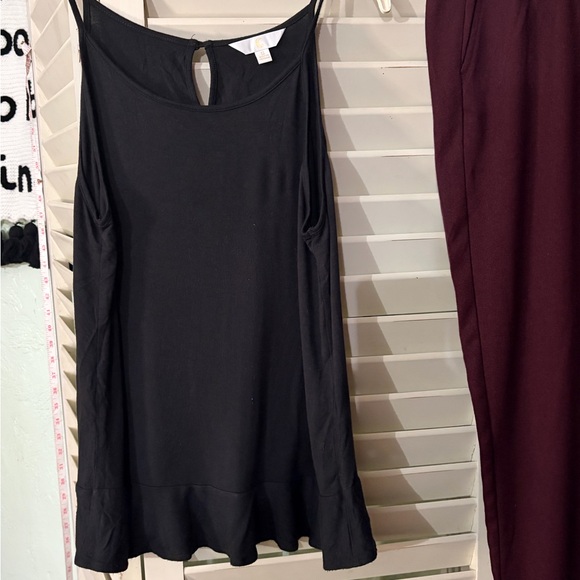 Two piece outfit including H&M burgundy pants and a Candies Tank - Picture 2 of 4